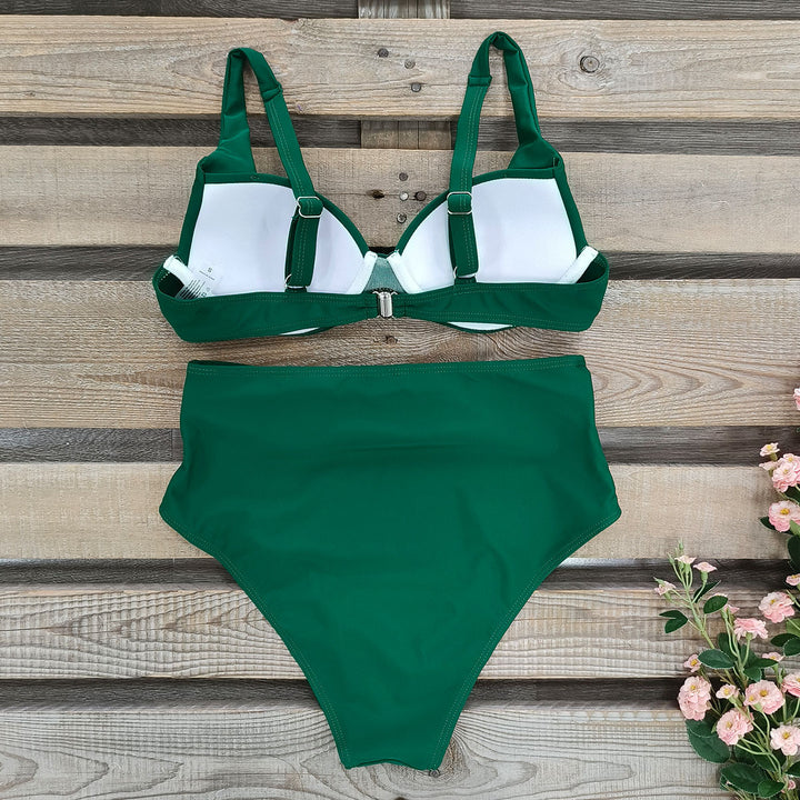 Dame Bikini med elegant højtaljet snit og dekoreret bælte Stilla