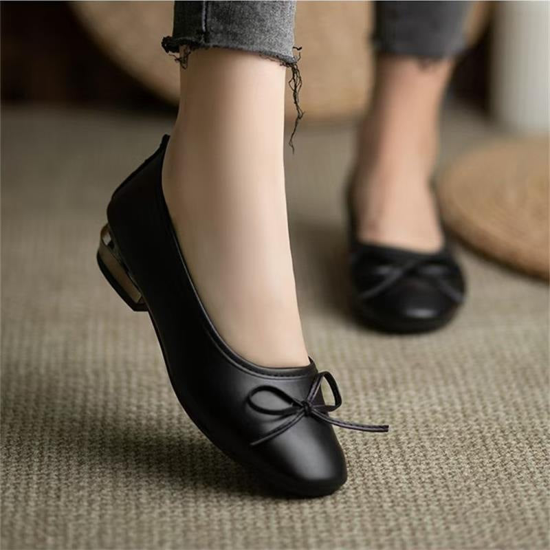 Dame Ballerinas med elegant sløjfe-detalje og komfortabel blokhæl Stilla
