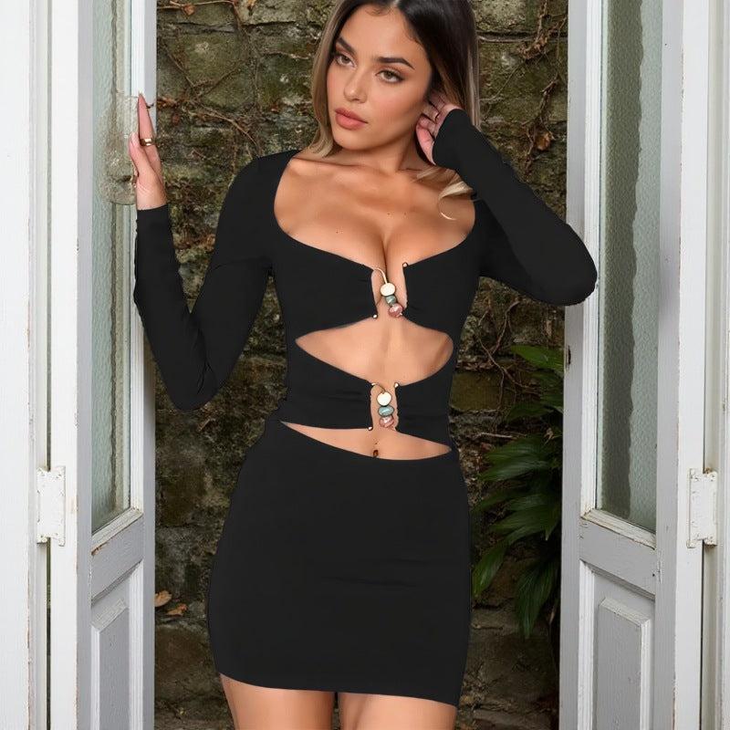 Dame figursyet minikjole med stilfulde cut-outs og elegante dekorelementer Skovae