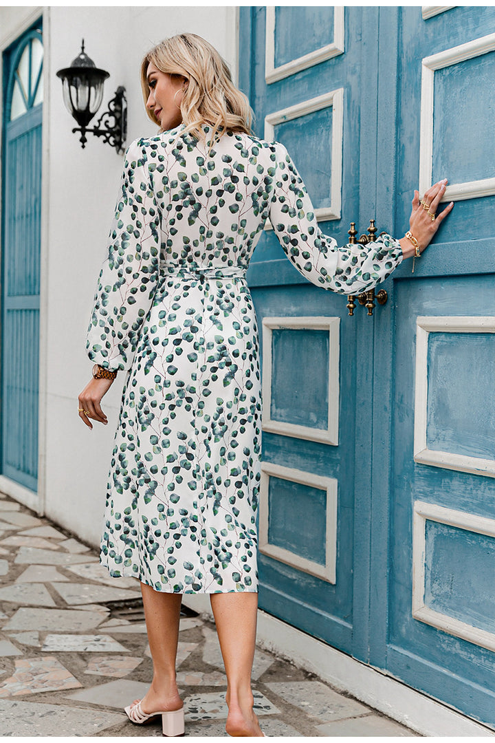 Dame omslagskjorte med blomsterprint og elegant taljering Stilla