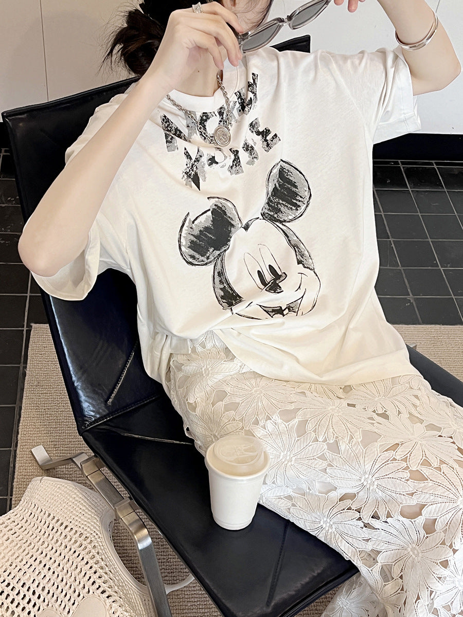 Dame T-shirt med unikt Mickey Mouse tryk og afslappet snit Stilla