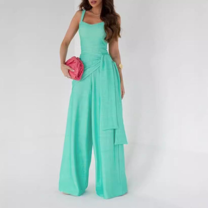 Dame bredt jumpsuit med elegante draperinger og stropper Stilla