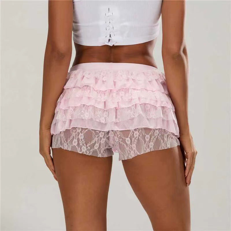 Dame spids-shorts med voluminøse ruffle-detaljer Skovae
