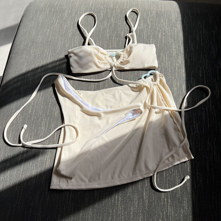 Dame Bikini-sæt med fremragende snøre-design og flydende nederdel Stilla