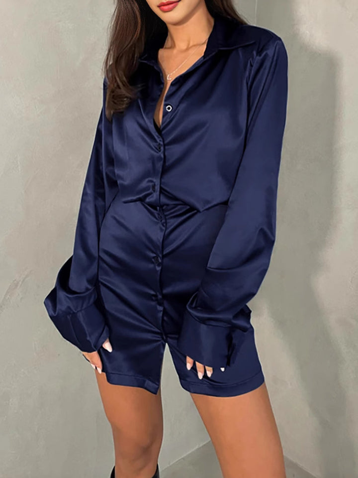 Dame Satin-Pyjamasæt med moderne snit og elegante detaljer Stilla