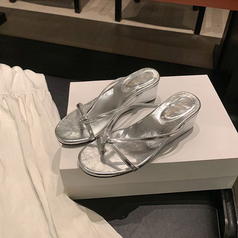 Dame Wedge-sandaler med elegant krydsrem-design og komfortabel indersål Stilla