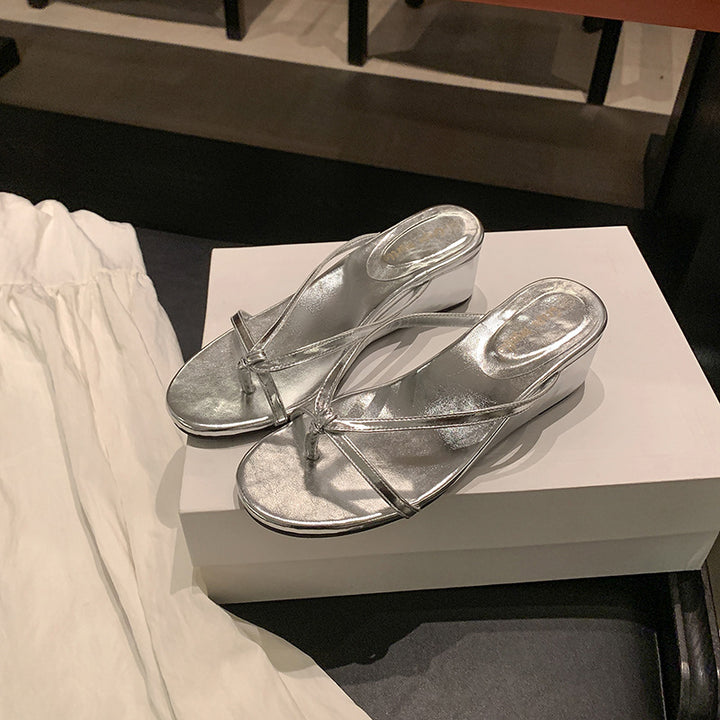 Dame Wedge-sandaler med elegant krydsrem-design og komfortabel indersål Stilla