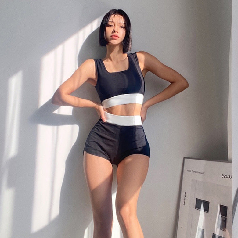 Femme Athletic Crop Top og High-Waisted Shorts Sæt Stilla