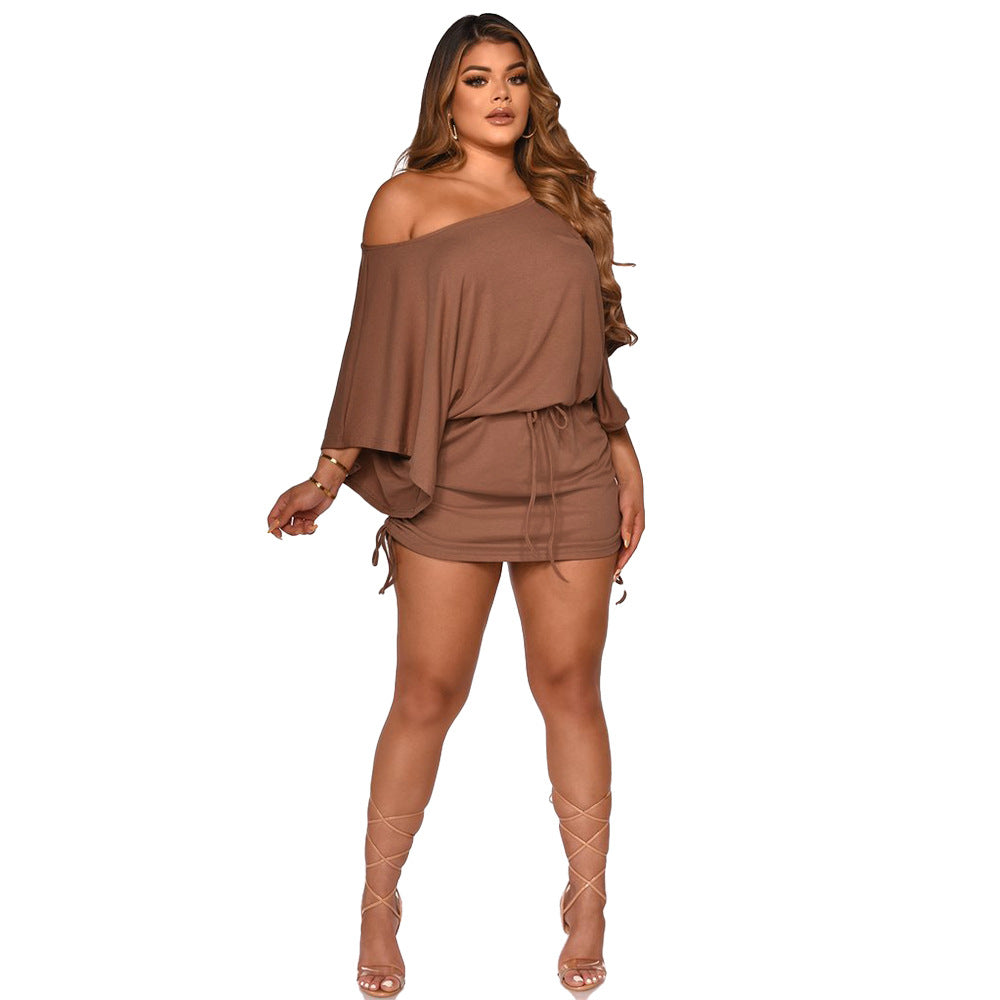 Dame afslappet vinkelkjole med asymmetrisk snit og elegant taljejustering Stilla