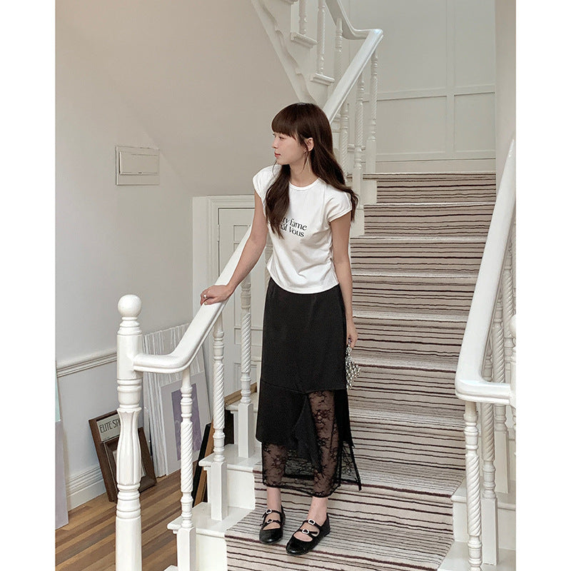 Dame Midi-nederdel i satiniseret lace med asymmetrisk kant og betagende flæsedetaljer Stilla