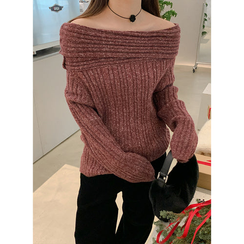 Dame strikoverdel med smart off-shoulder udfskæring og fin ribstruktur Stilla