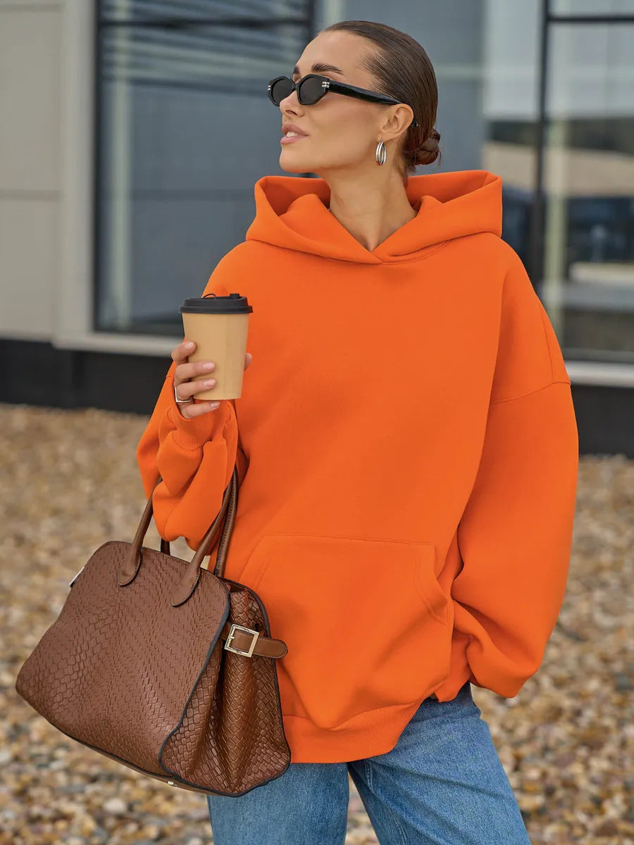 Kvinders oversized hoodie med voluminøse ærmer og integreret kængurulomme Skovae