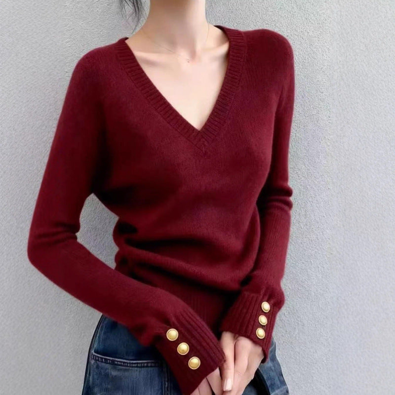Dame fin V-hals sweater med elegante knapdetaljer Stilla