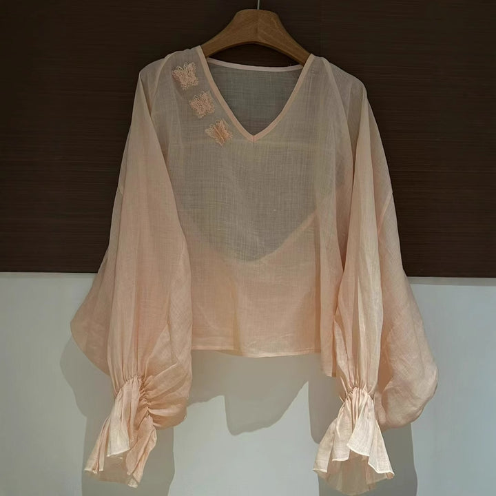 Femme Elegante Flydende Linnedbluse med Spidsedekoration Stilla