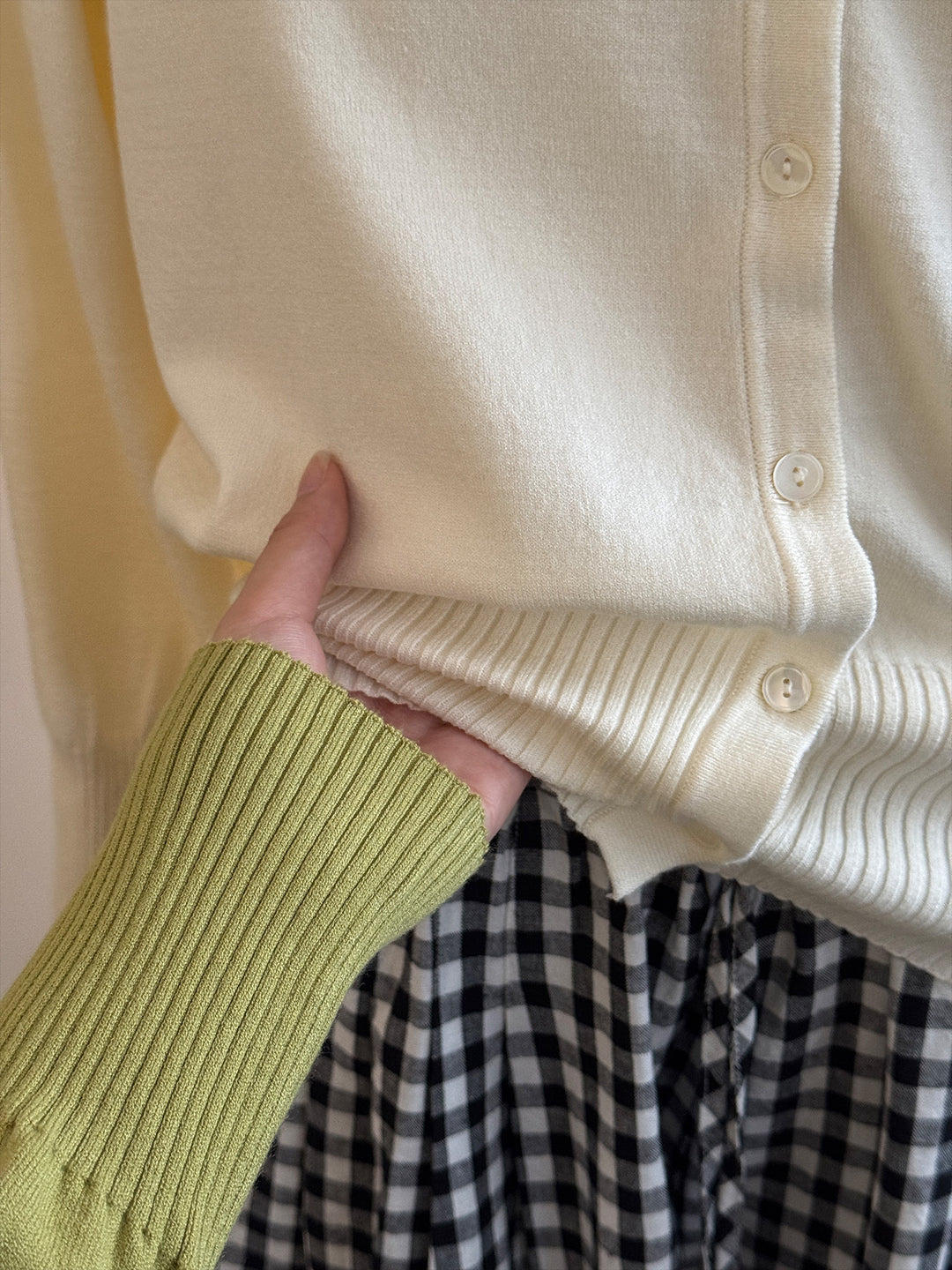 Dame elegant, alsidig cardigan med fine strikdetaljer Stilla