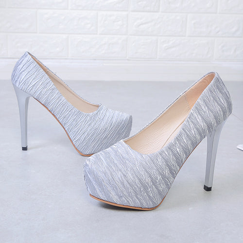 Dame Highfront Pumps med elegant plisseret design og stilfuld blokhæl Stilla