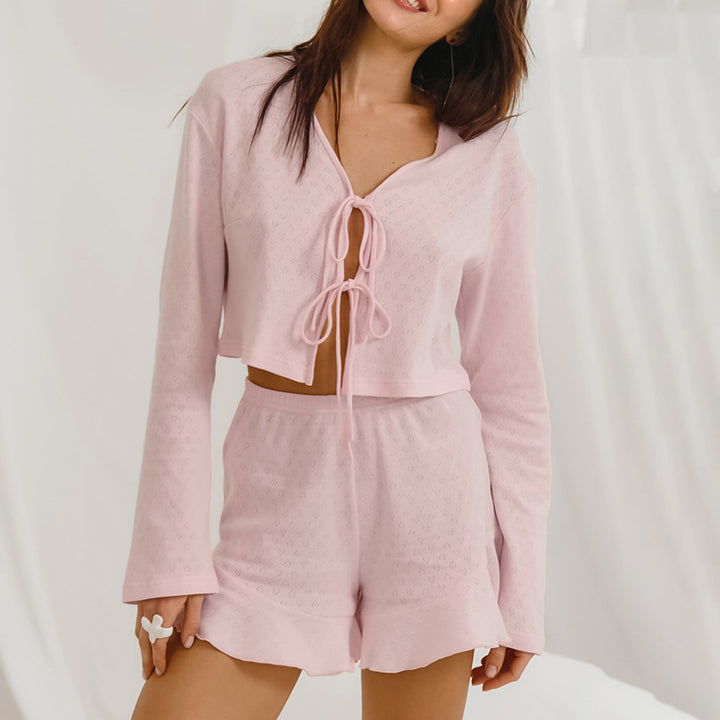 Dame afslappet sæt bestående af cropped top og shorts med flæsedetaljer Stilla