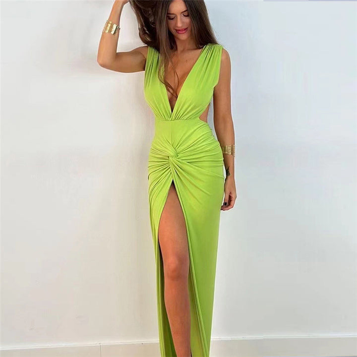 Dame Elegant aftenkjole med dyb V-udskæring og sidelange cut-outs Stilla