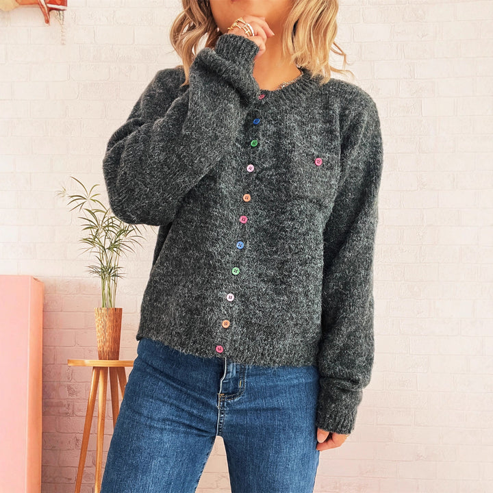 Kvinders hyggelige cardigan med farverige knapper og to lommer Stilla