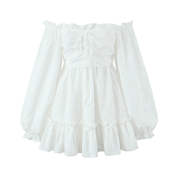 Dame Off-Shoulder Minikjole med voluminøse ærmer og blomsterformet hulmønster Stilla