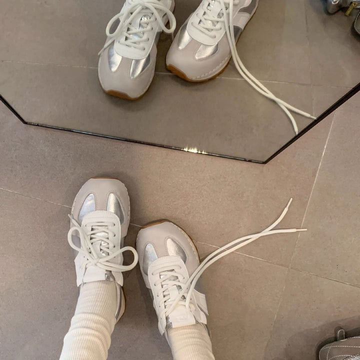 Dame retro-inspirerede metalliske sneakers med ruskindsdetaljer Stilla