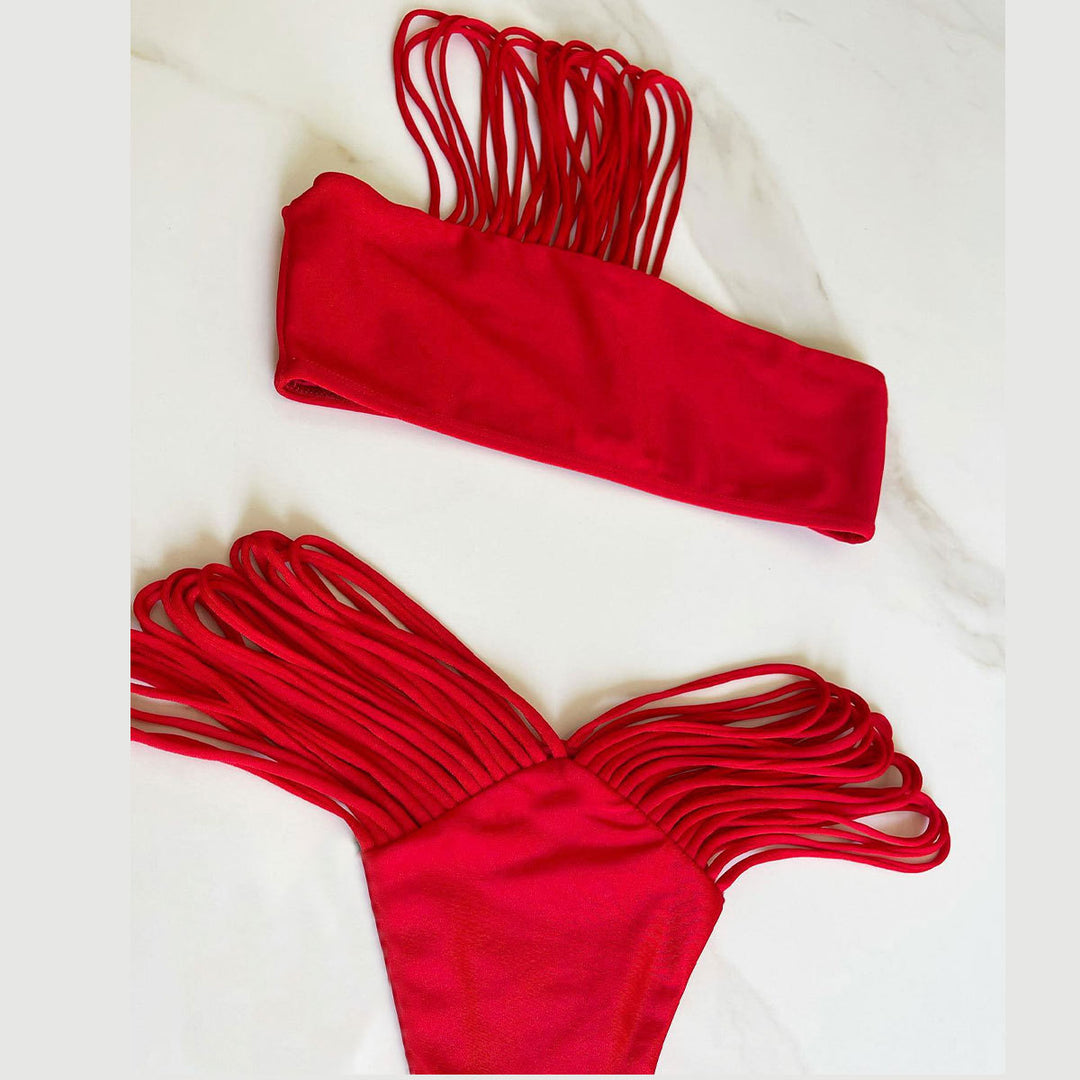 Dame fashionabel bikini-sæt med unikke stropdetaljer Stilla