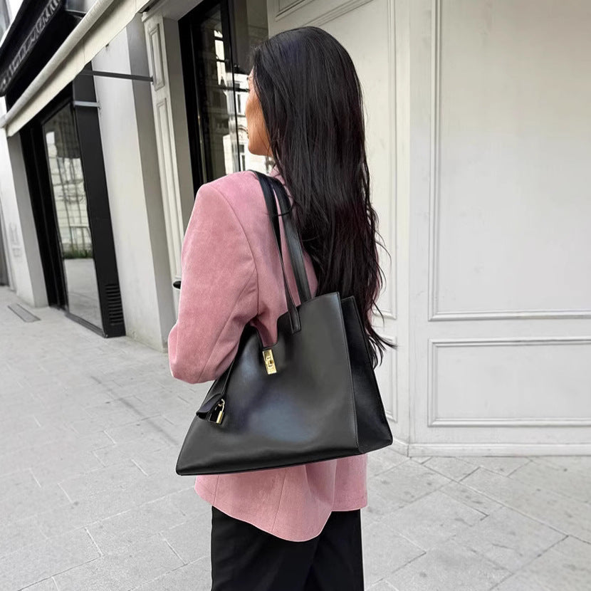 Dame Oversized Blazer i elegant suede-look med dyb revers og praktiske lommer Stilla