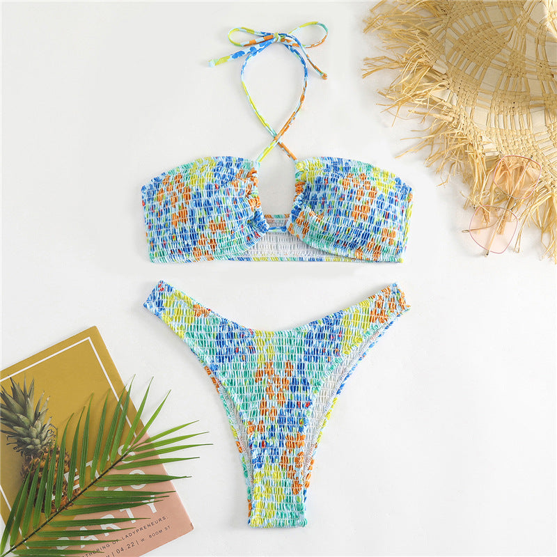 Dame bandeau-bikini med legende indpakningsdetalje og farverigt design Skovae