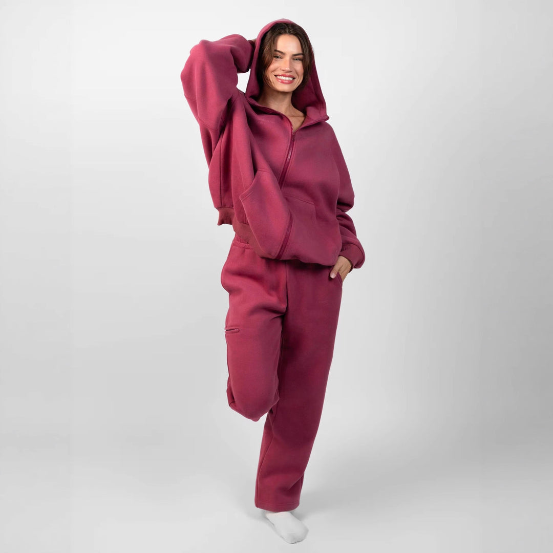 Kvinders sporty fleece-sæt med høj krave og praktiske lommer Skovae