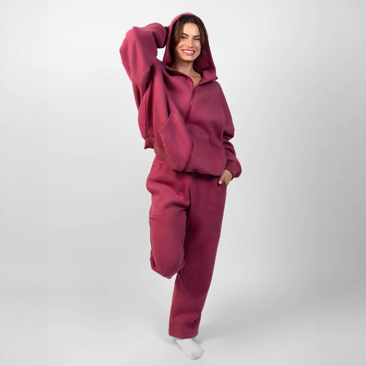 Dame sporty fleece sæt med høj krave og praktiske lommer Skovae