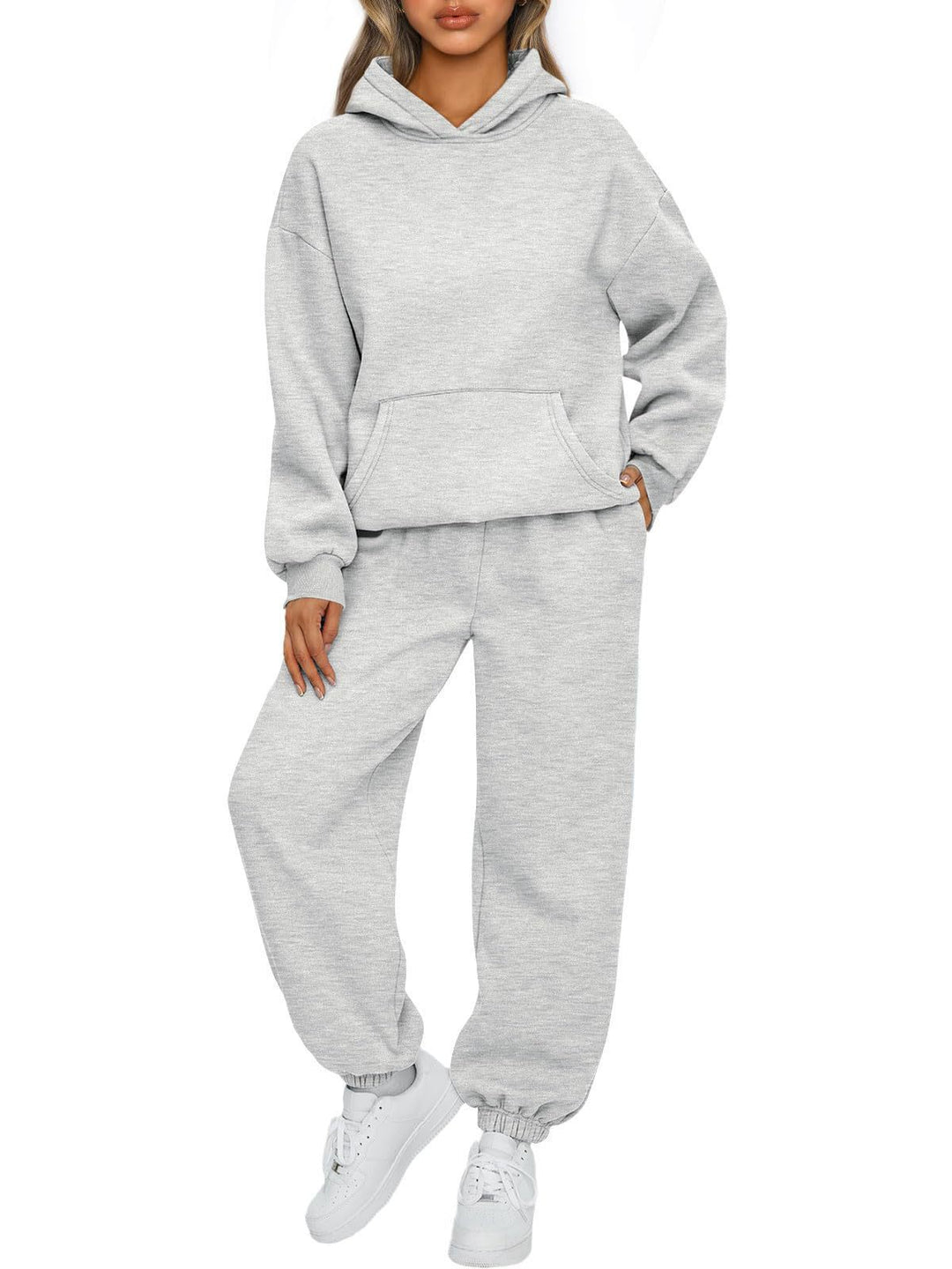 Kvinders afslappede hoodie jumpsuit lavet af kvalitets sweat materiale med praktiske lommer Skovae