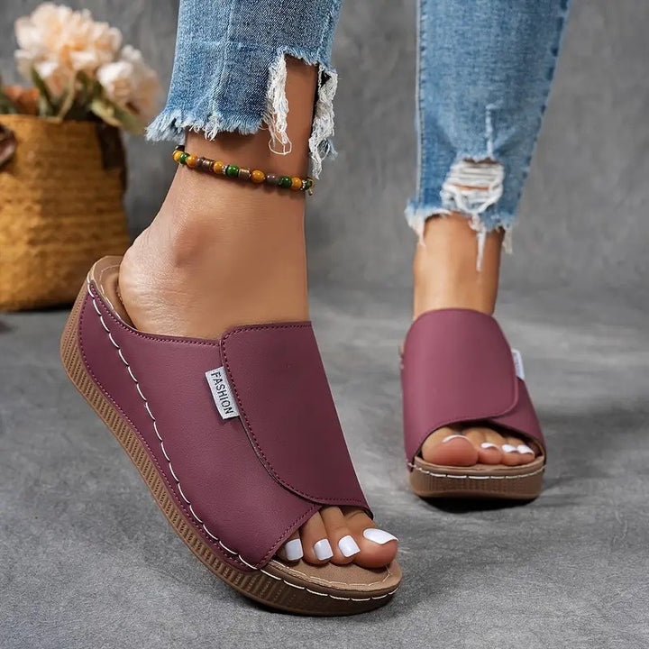 Dame nan anatomisk formet slip-on sandal med ergonomisk kile sål og syet kant søm Skovae