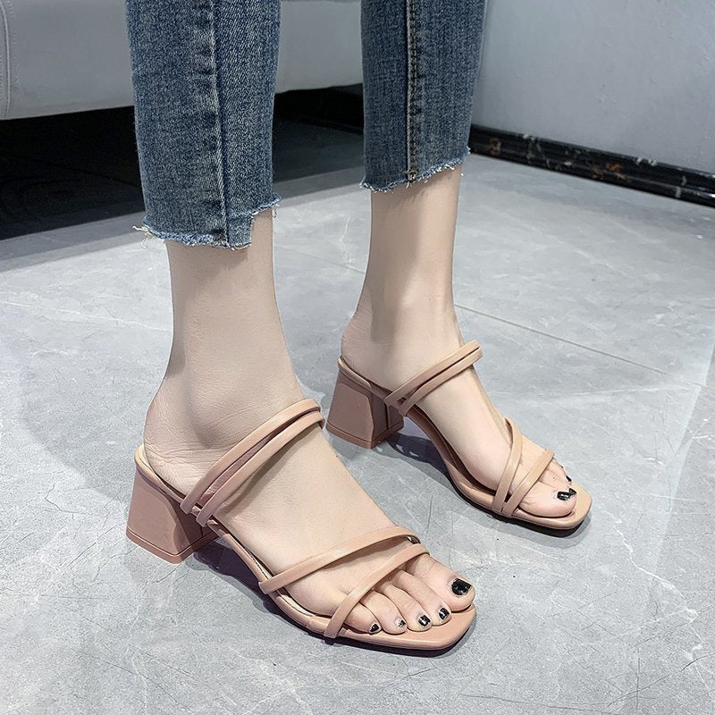 Dame blokkensandal med justerbare remme og elegant design Stilla