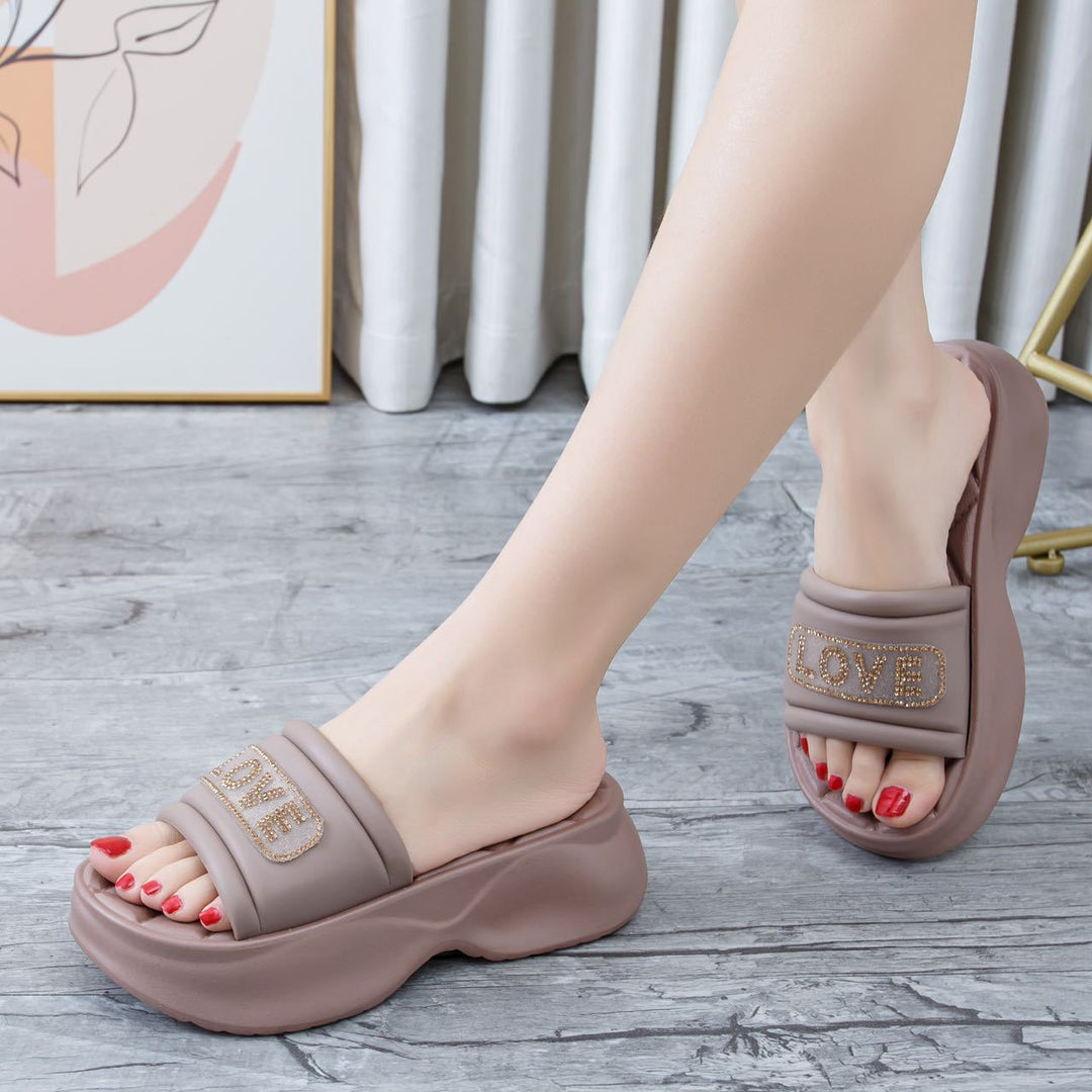 Dame Plattform-Slipper med glitrende LOVE-detalje Stilla