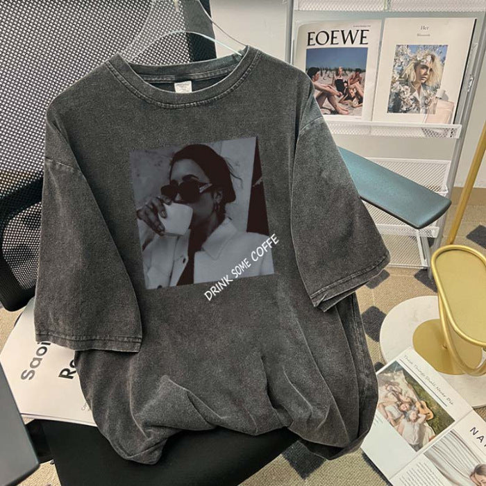 Dame T-shirt med kreativt tryk og afslappet snit Stilla