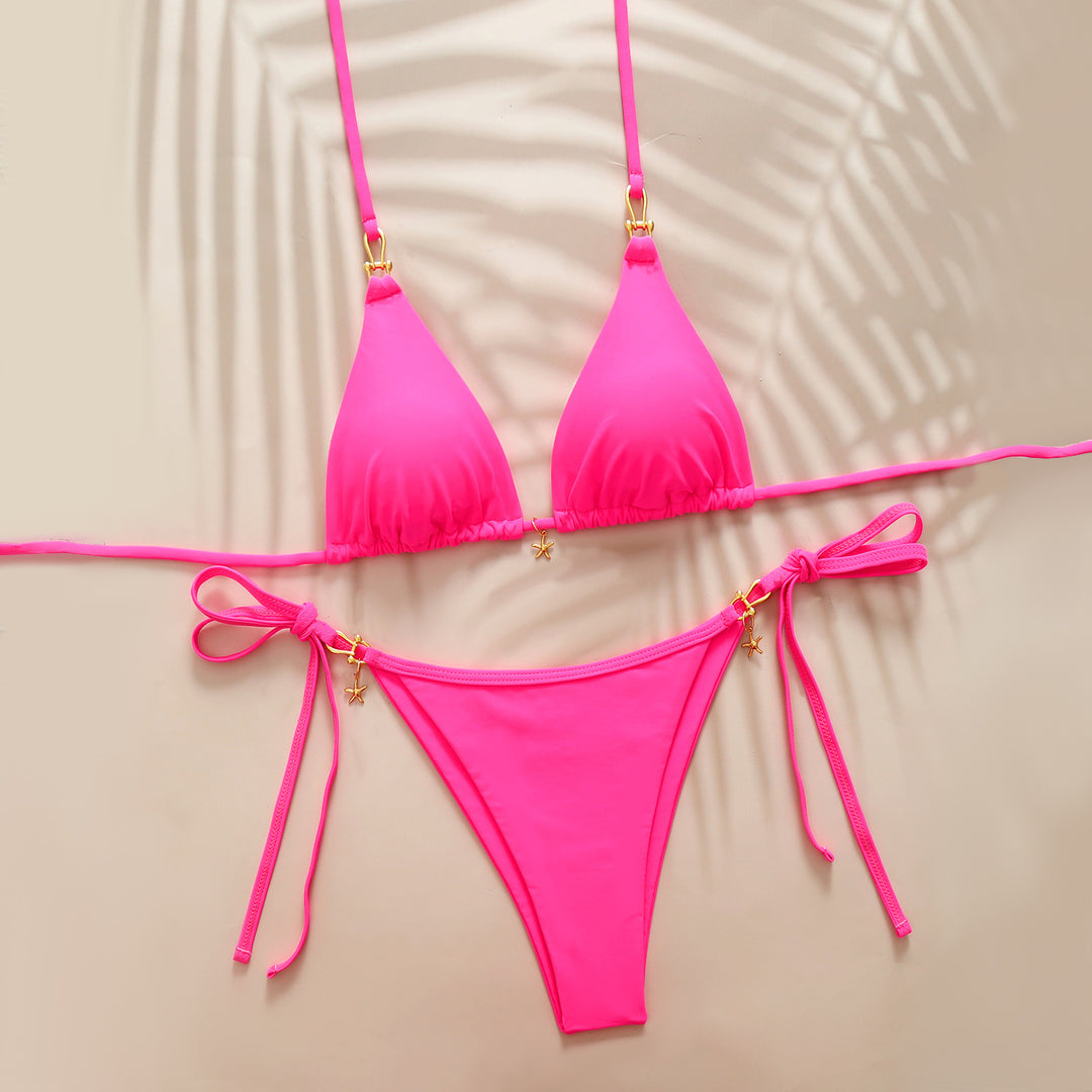 Dame triangel-bikini med elegant knude-detalje og moderne accenter Skovae