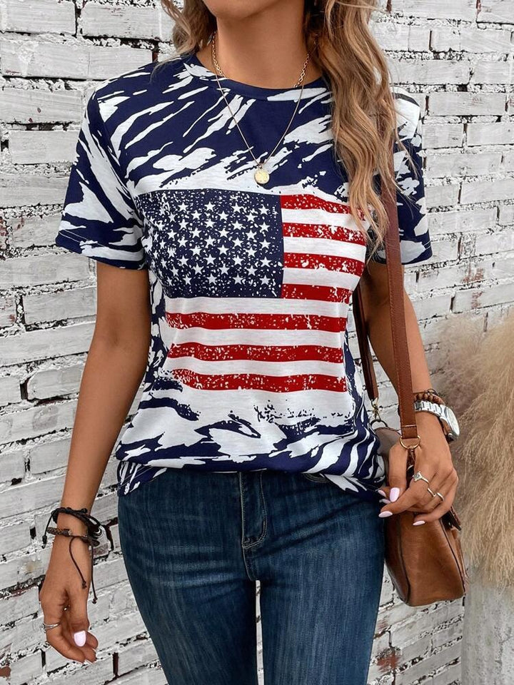 Dame T-shirt med flagprint og afslappet design Stilla