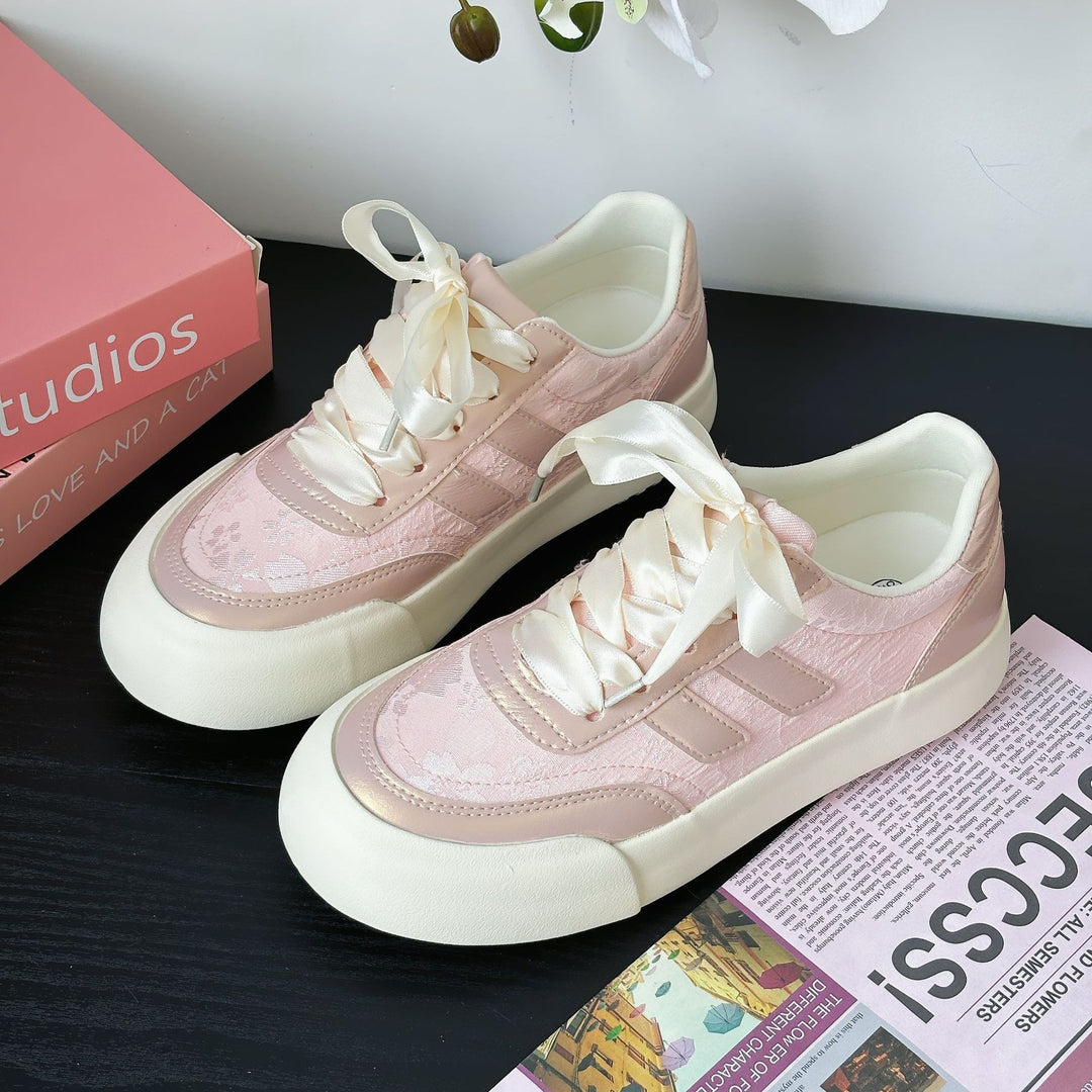 Dame Elegante Sneakers med luksuriøst satin-overmateriale og iøjnefaldende snøresystem Stilla