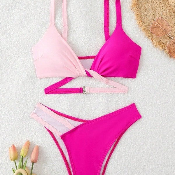 Dame bikini sæt med elegant twist-design og fashionable stropper Stilla