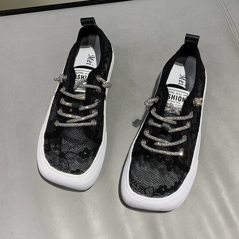 Dame mode sneakers med elegant spidse mønster og glitrende snørebånd Stilla