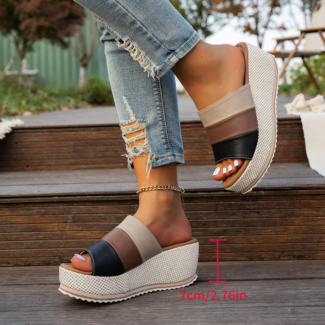 Dame nan Slip-On Plateau-Espadrille med lagdelte remme og vævet kile sål Skovae