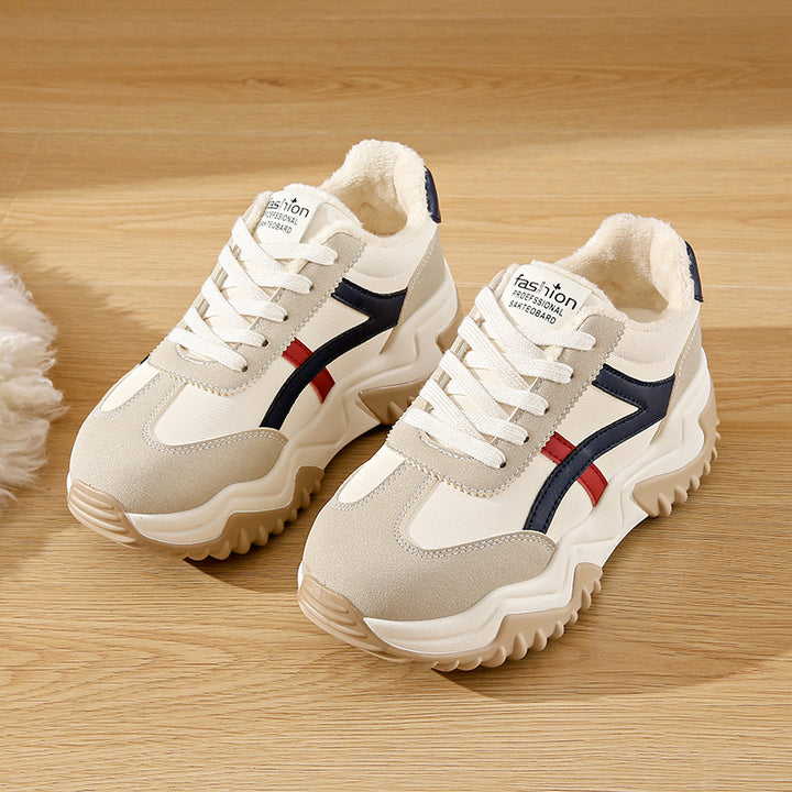 Dame Komfortable Sneakers med hyggeligt indvendigt foer og robust såleprofil Stilla
