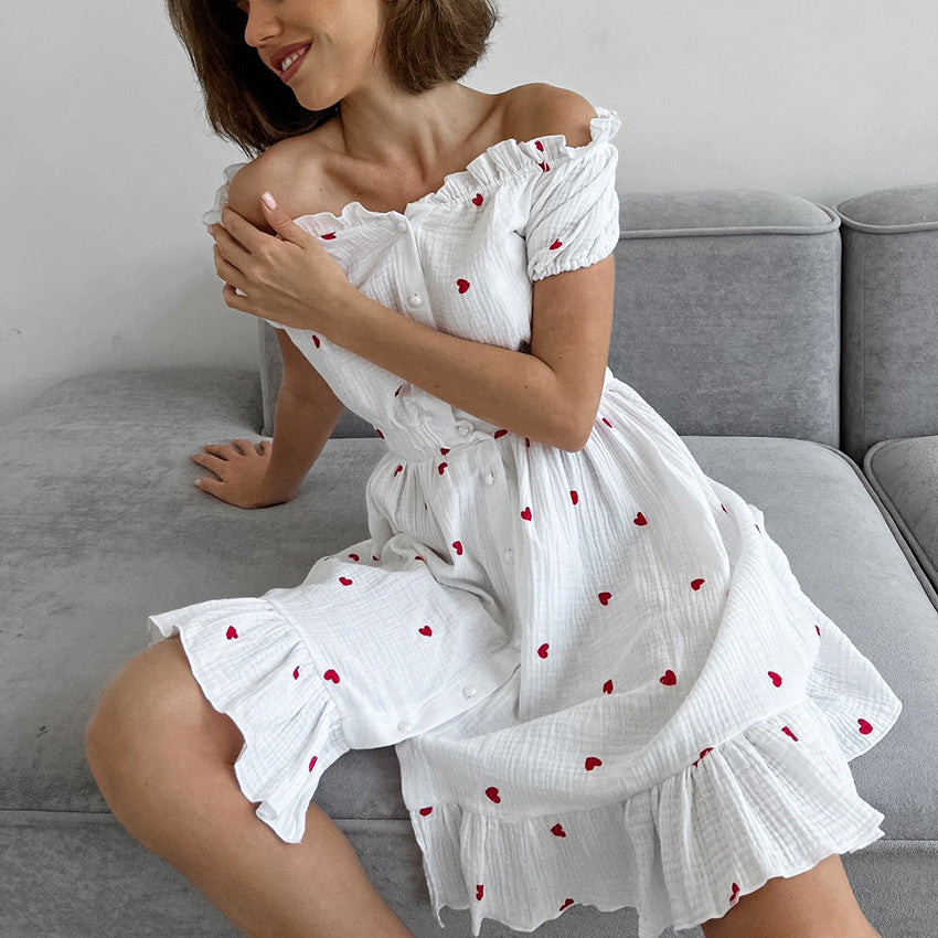Dame hverdagskjole med off-shoulder design og broderet hjerte mønster Stilla