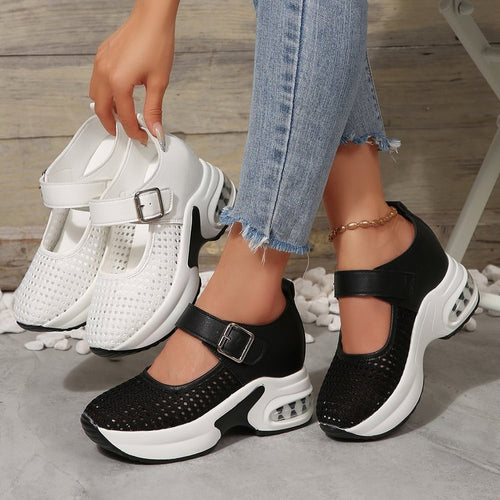 Dame nan Riemchen-sneaker i Mary-Jane-stil med synlig luftdæmpning og perforeret overmateriale Skovae