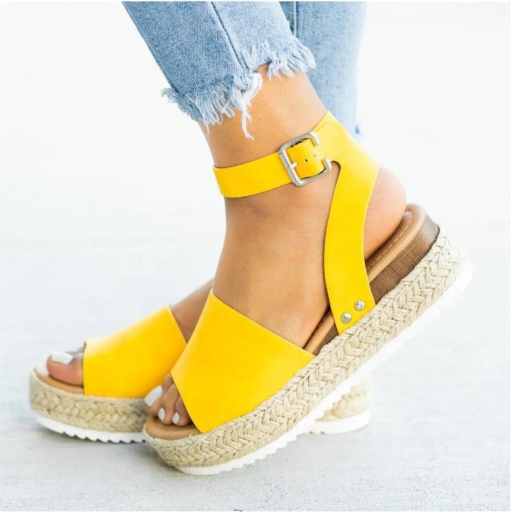 Dame Plateau-sandaler med elegant fodseng og justerbar rem Stilla
