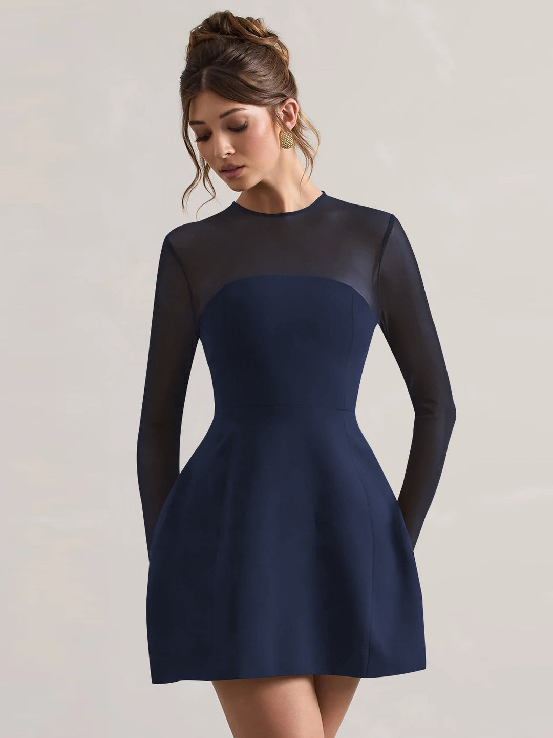 Dame elegant minikjole med gennemsigtige ærmer og kropsnær top Stilla
