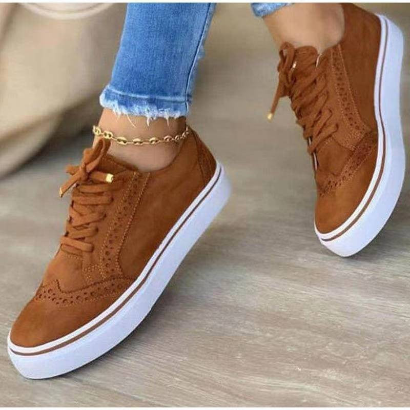 Dame sporty sneakers med dekorative broguing-detaljer og åndbar sål Stilla