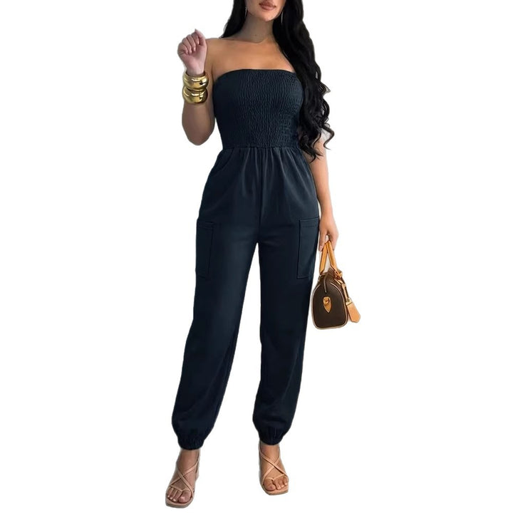 Damer Behagelig Jumpsuit med skulderfri design og praktiske lommer Skovae