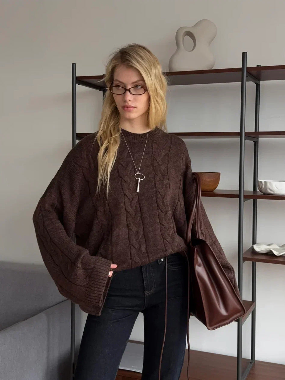 Kvinders strikkede sweater med kabelmønster og let vævning Stilla