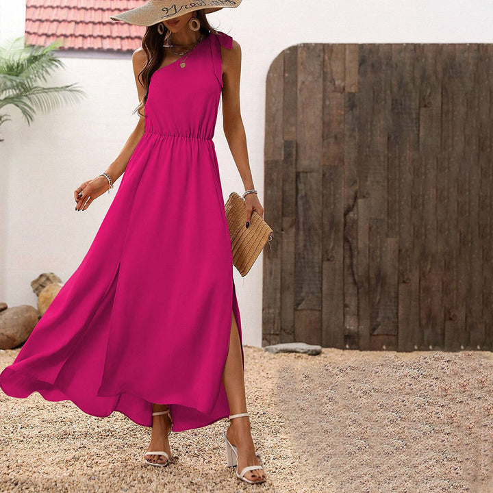 Kvinders maxikjole med asymmetrisk neckline og stilfuld slids Stilla